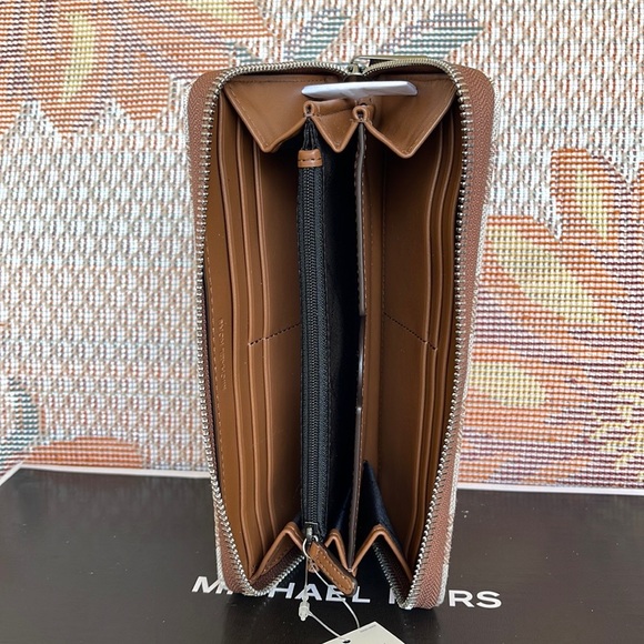 Michael Kors Men’s Women’s Cooper Tech Zip Around Continental Wallet
NWT - Picture 7 of 16